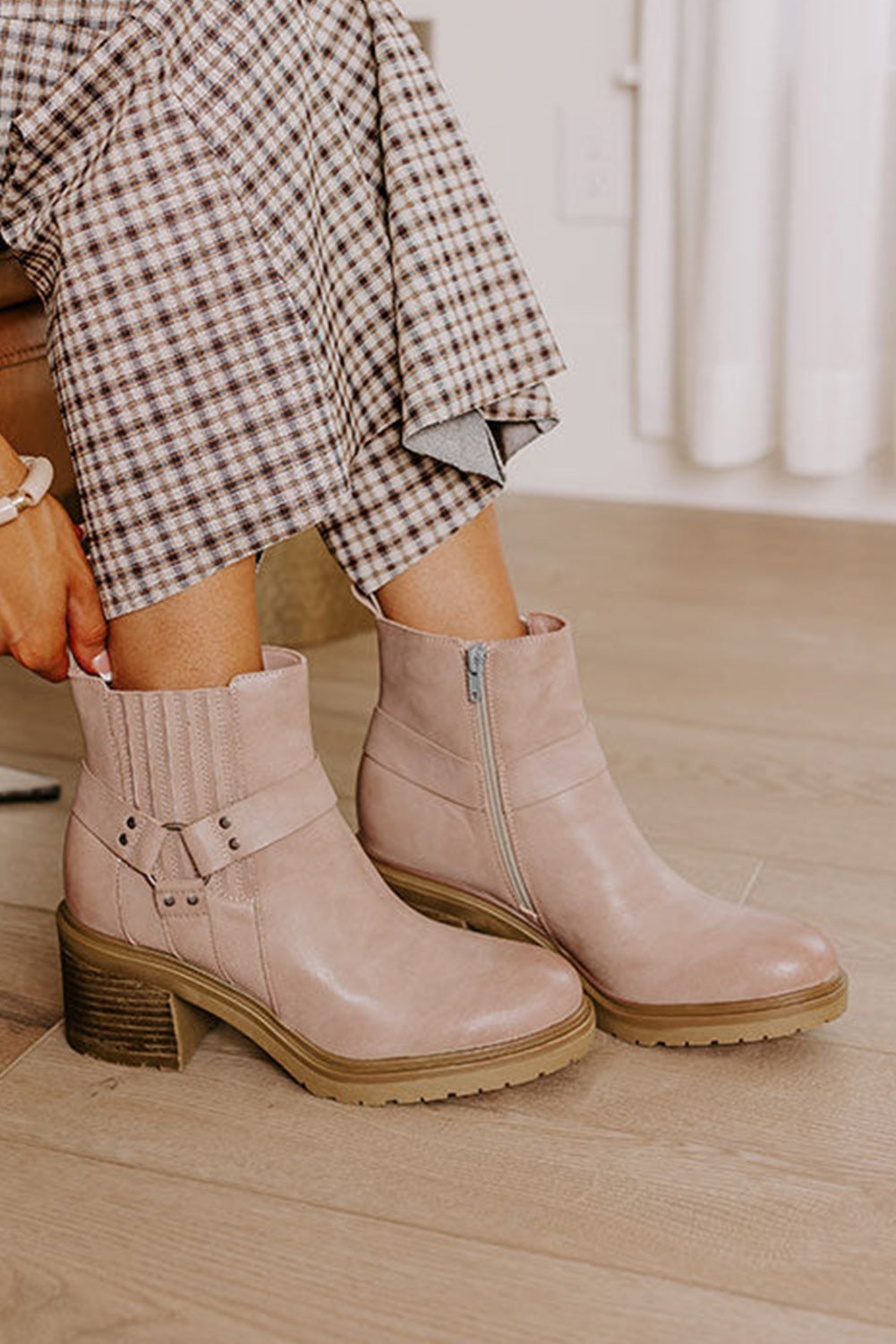 Ring Linked Zipper Chunky Heel Ankle Boots