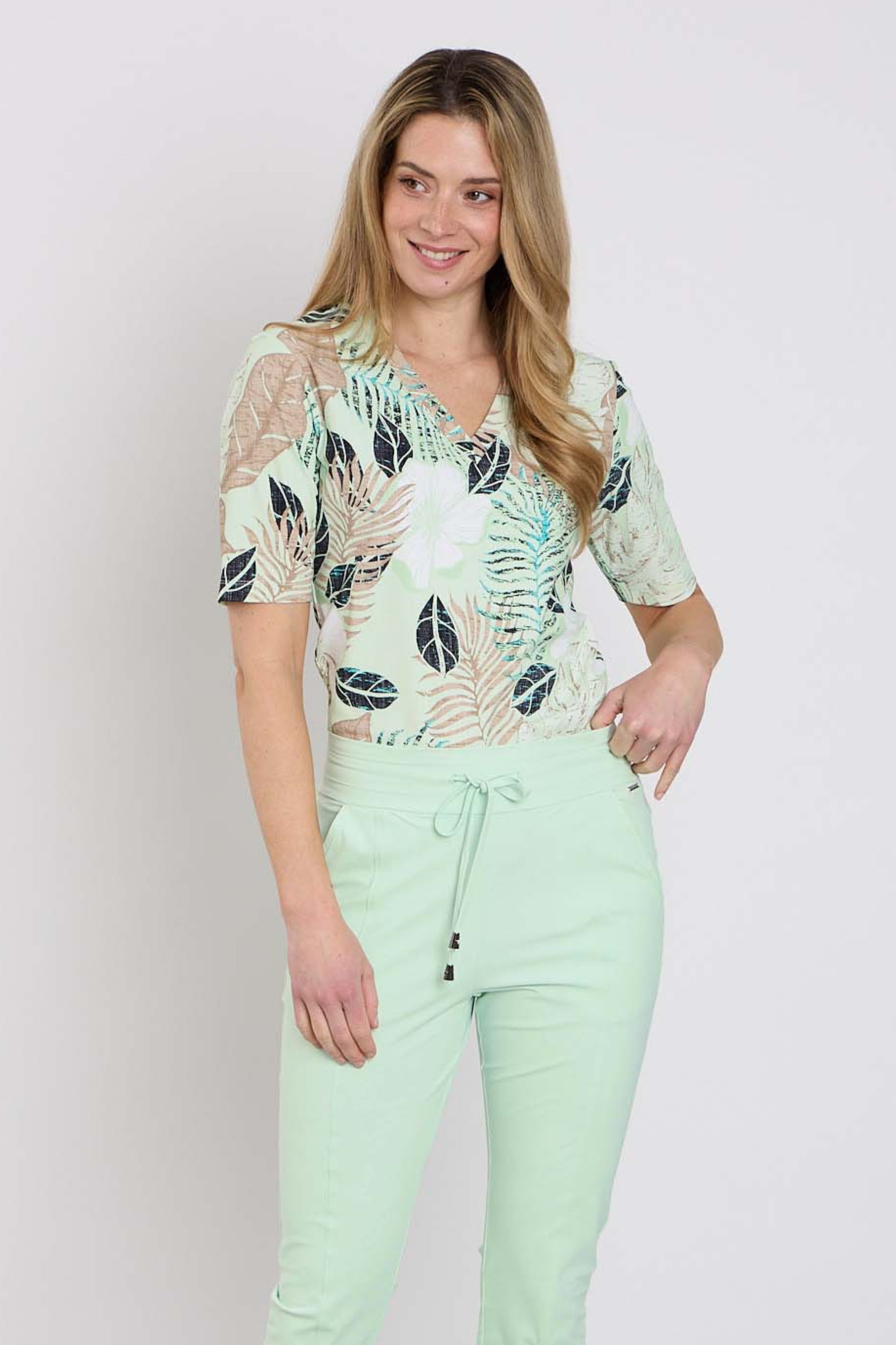 Travel Top Botanical Print Pistachio 202271