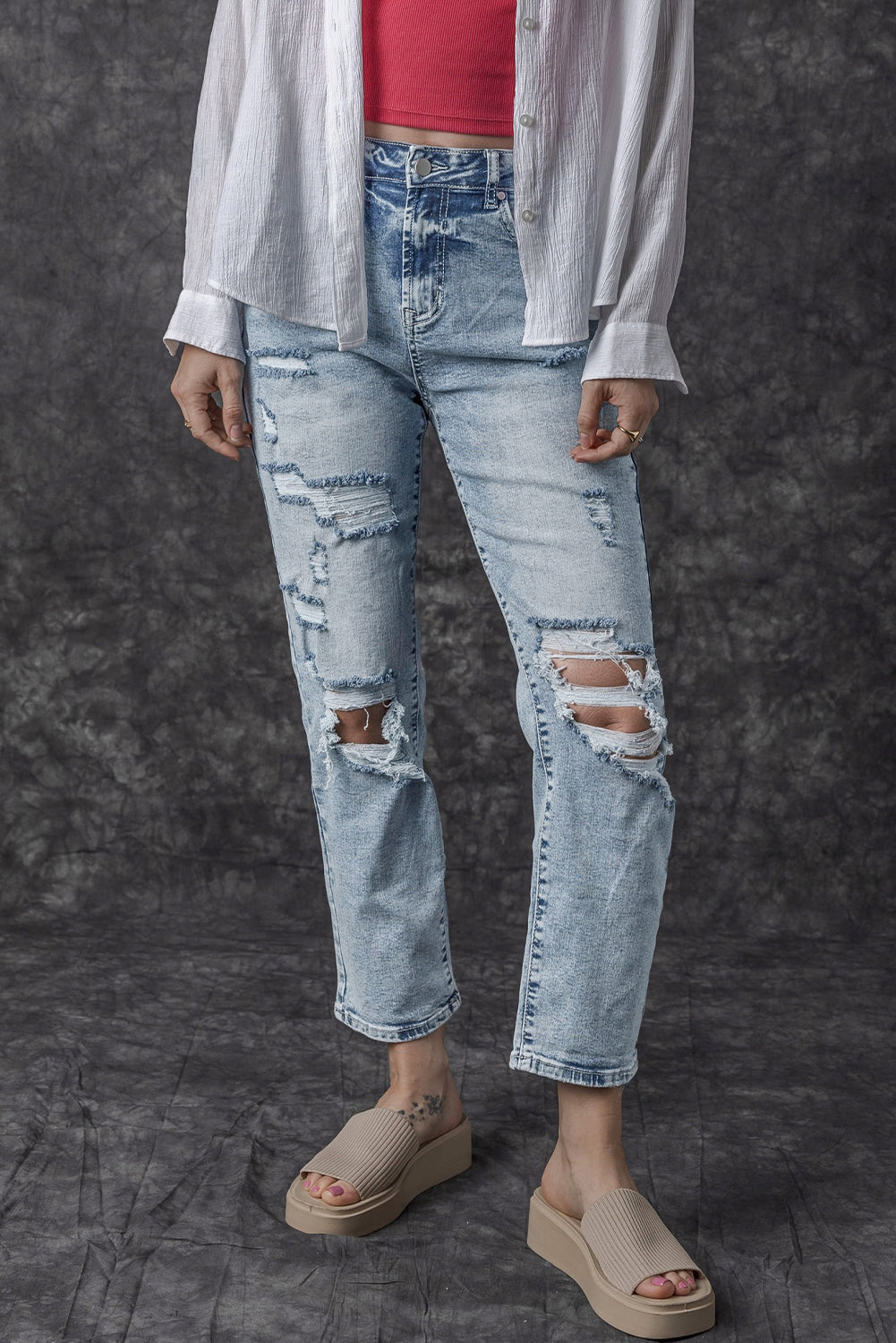 Light Wash Frayed High Waist Jeans