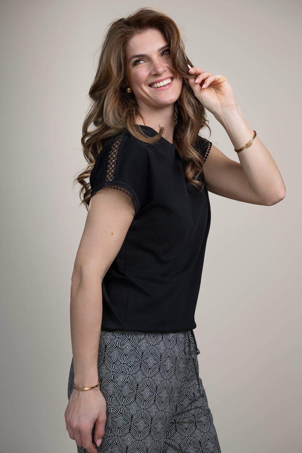 Top Lianne Black