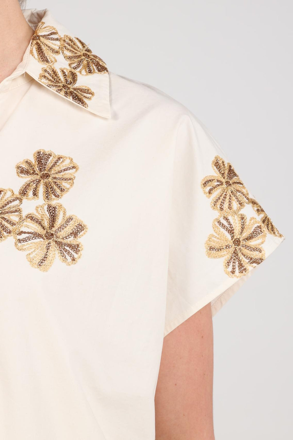 Top Daniek Embroidery Offwhite Fango NKS01125
