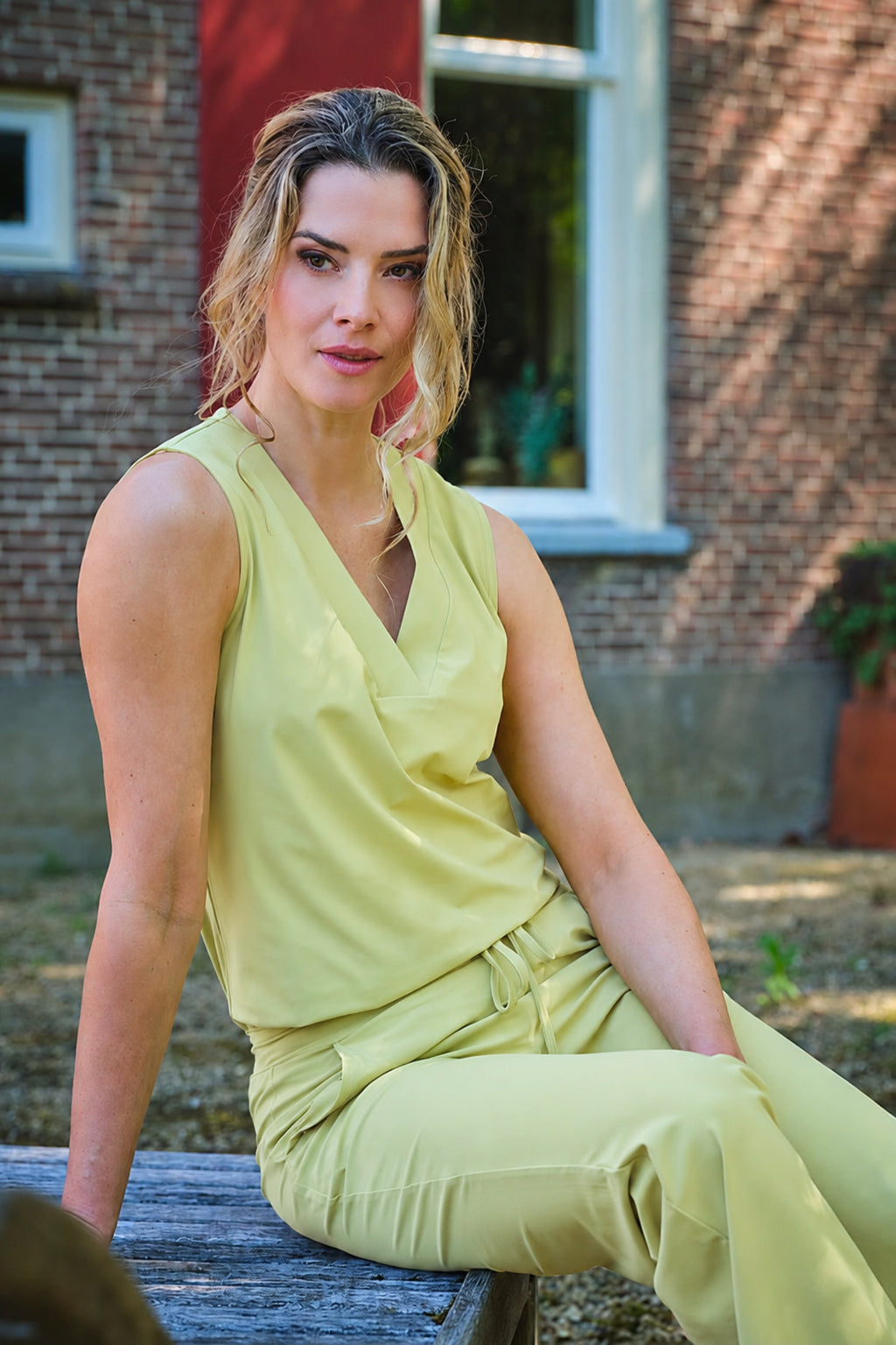 Travel Top Sweet Pea 202425